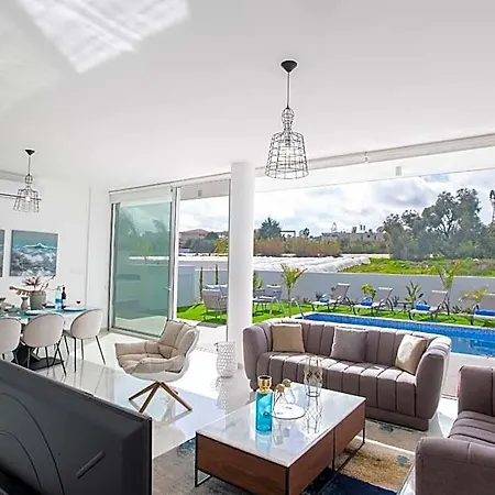 Prol21,fantastic 3bdr With Pool,close To Fig Tree Bay Ξενοδοχείο