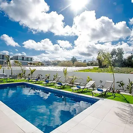 Prol21,fantastic 3bdr With Pool,close To Fig Tree Bay Hotel