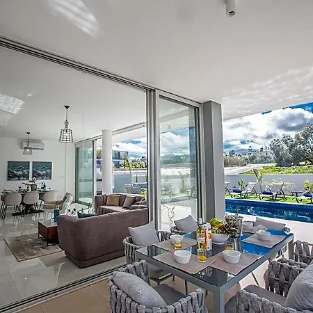 Prol21,fantastic 3bdr With Pool,close To Fig Tree Bay מלון 3*