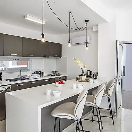 Prol21,fantastic 3bdr With Pool,close To Fig Tree Bay Protaras