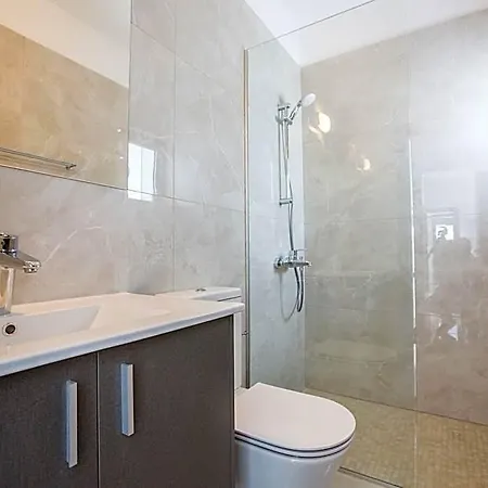 Prol21,fantastic 3bdr With Pool,close To Fig Tree Bay