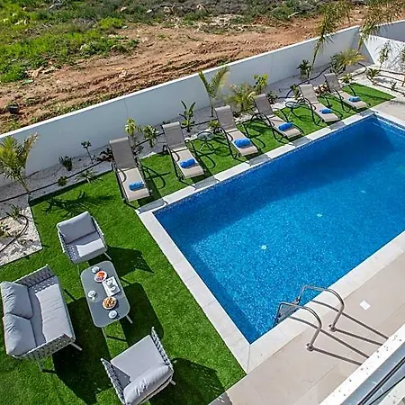 Hotel Prol21,fantastic 3bdr With Pool,close To Fig Tree Bay Protaras